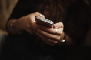 Self-harm apps can help young people resist the urge to self-harm