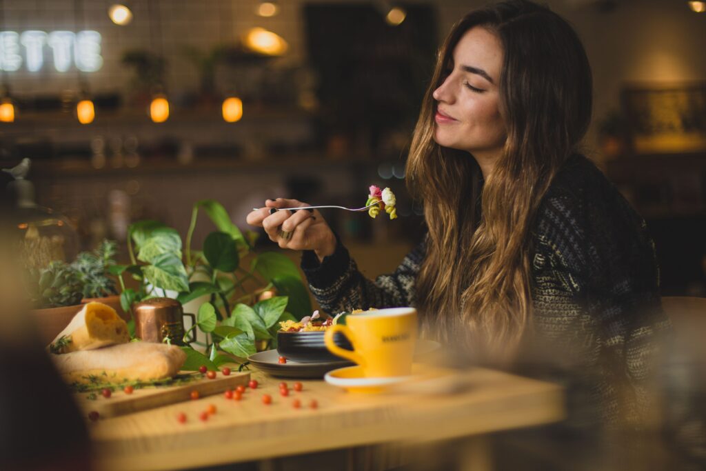 Eating a healthy, balanced diet and drinking plenty of water is important for both our physical and mental health and wellbeing